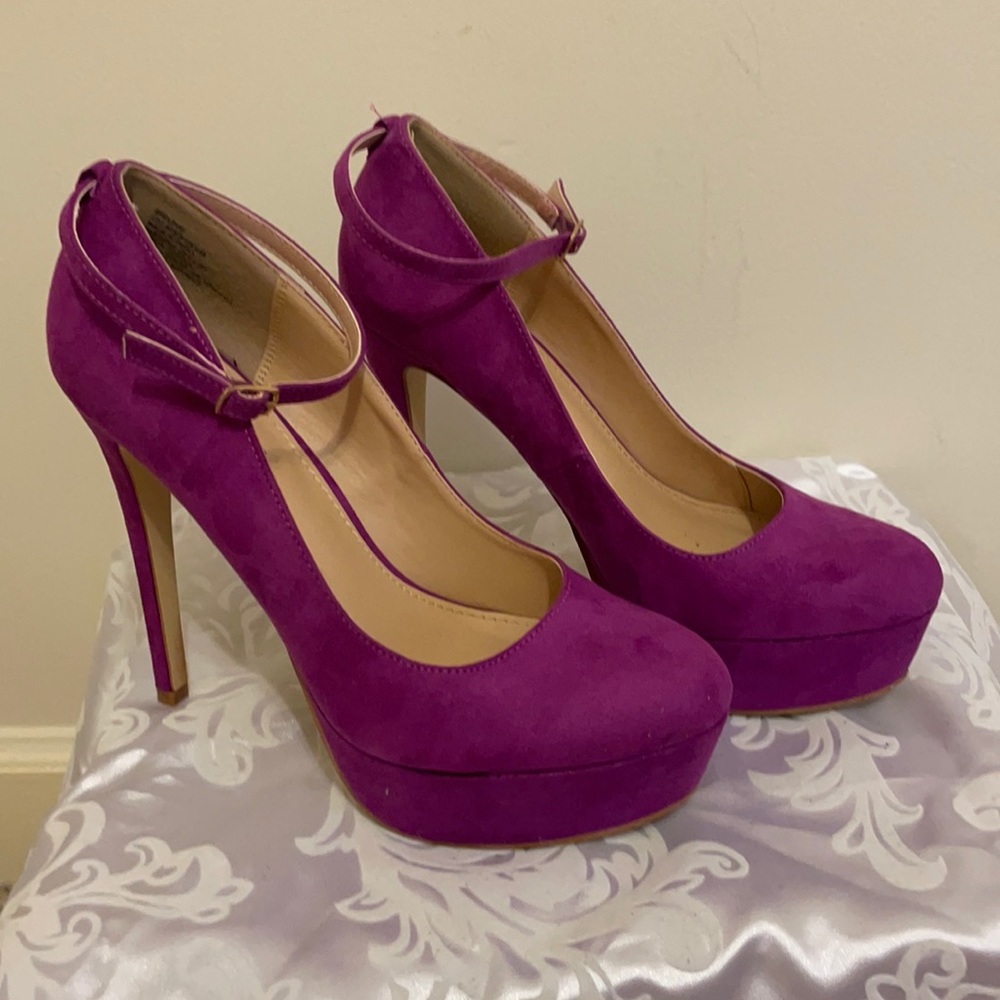 JustFab Sheldon Fuchsia platform ankle strap pump